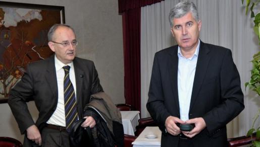 Hrvati za dvije, a Bošnjaci za 12 izbornih jedinica Hrvati za dvije, a Bošnjaci za 12 izbornih jedinica