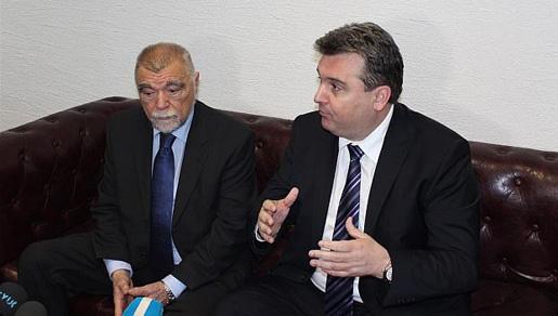 Stjepan Mesić očit je primjer da mudrost ne dolazi s godinama. Naprotiv!