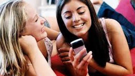 Facebook preuzeo ulogu SMS poruka Facebook preuzeo ulogu SMS poruka