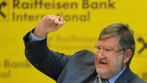 Previsoka plaća: Direktor Raiffeisen banke odlučio vratiti dvije petine plaće Previsoka plaća: Direktor Raiffeisen banke odlučio vratiti dvije petine plaće