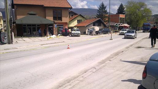 Brutalno ubojstvo na sred ulice, najprije oborio ženu automobilom pa je onda ubio nožem Brutalno ubojstvo na sred ulice, najprije oborio ženu automobilom pa je onda ubio nožem
