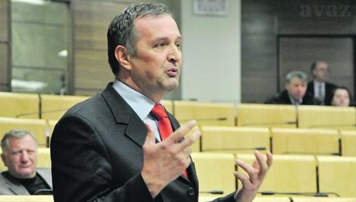 Vojni umirovljenici optužuju Heleza za tešku obmanu