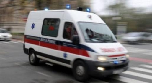 Benzinom polio Hitnu pomoć s tri djelatnika Benzinom polio Hitnu pomoć s tri djelatnika