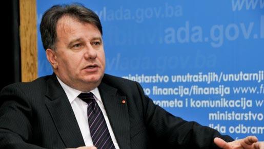 Unutar Vlade imamo ministre koji krše Ustav