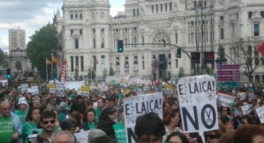 Madrid: Deseci tisuća u prosvjedu protiv rezova u obrazovanju Madrid: Deseci tisuća u prosvjedu protiv rezova u obrazovanju