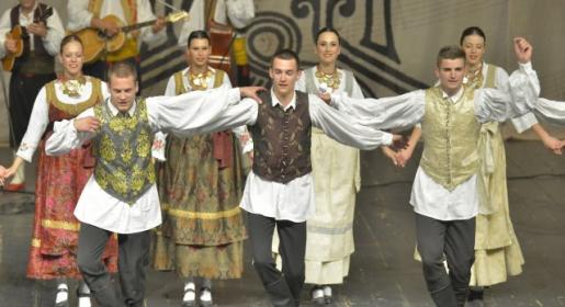 Dobri duh grada donio u Mostar bogatstvo folklora i tradicije Dobri duh grada donio u Mostar bogatstvo folklora i tradicije
