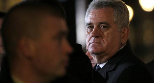 Pronađena auto-bomba kod stana predsjednika Srbije Nikolića Pronađena auto-bomba kod stana predsjednika Srbije Nikolića