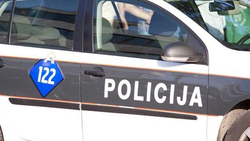 Dvojicu navijača Željezničara uhitili u groblju u Mokrom (Š.B.), mještani tvrde da su imali oružje Dvojicu navijača Željezničara uhitili u groblju u Mokrom (Š.B.), mještani tvrde da su imali oružje