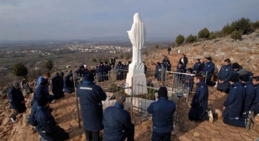 Štimac i igrači slušali o Gospinim ukazanjima Štimac i igrači slušali o Gospinim ukazanjima