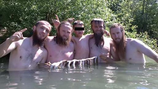 Zabrana ulaska u EU i SAD Diplomatska ofanziva protiv bosanskih mudžahedina Zabrana ulaska u EU i SAD Diplomatska ofanziva protiv bosanskih mudžahedina
