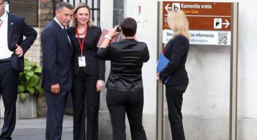 I odlično raspoloženi Gotovina na domjenku u Klovićevim dvorima I odlično raspoloženi Gotovina na domjenku u Klovićevim dvorima