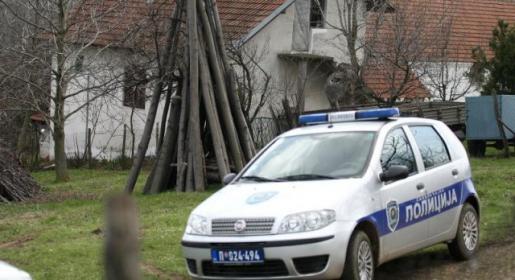Novo krvoproliće u Srbiji: Ubio tri osobe pa presudio i sebi Novo krvoproliće u Srbiji: Ubio tri osobe pa presudio i sebi