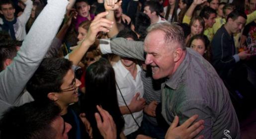 Koncert Mate Bulića s prijateljima za najmlađe i najpotrebnije Koncert Mate Bulića s prijateljima za najmlađe i najpotrebnije
