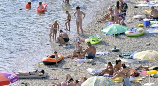 Turistička sezona u Neumu i dalje traje, hoteli su popunjeni Turistička sezona u Neumu i dalje traje, hoteli su popunjeni