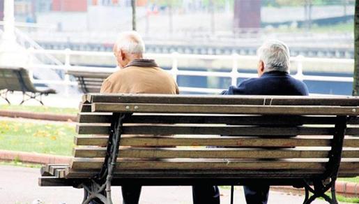U Hrvatskoj stopirana isplata mirovina za 50.000 umirovljenika U Hrvatskoj stopirana isplata mirovina za 50.000 umirovljenika