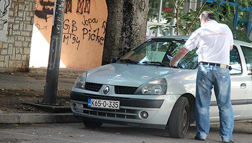 Nakon plaćanja parkiranja preko SMS-a ‘Mo parking’ izdaje kazne vozačima Nakon plaćanja parkiranja preko SMS-a ‘Mo parking’ izdaje kazne vozačima