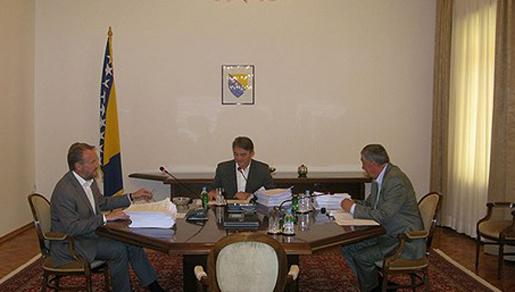 Predsjedništvo BiH nikada nije dobilo tekst memoranduma; Krivnju prebacuju na Vijeće ministara Predsjedništvo BiH nikada nije dobilo tekst memoranduma; Krivnju prebacuju na Vijeće ministara