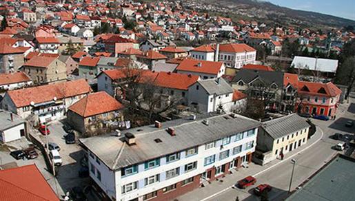 Ivo Čičak osumnjičeni za zločin u Tomislavgradu predao se Županijskom sudu u Livnu Ivo Čičak osumnjičeni za zločin u Tomislavgradu predao se Županijskom sudu u Livnu