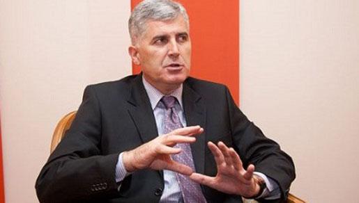 Čović: Godina iza nas je bila teška i preslojevita u problemima, u idućoj godini nas čeka puno posla Čović: Godina iza nas je bila teška i preslojevita u problemima, u idućoj godini nas čeka puno posla