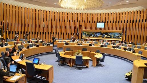 Tri verzije načina izbora Predsjedništva i Doma naroda pred zastupnicima Tri verzije načina izbora Predsjedništva i Doma naroda pred zastupnicima