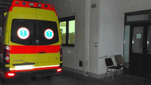Automobilom izletjeli s ceste i prevrnuli se: Poginuo jedan, a ozlijeđen drugi mladić Automobilom izletjeli s ceste i prevrnuli se: Poginuo jedan, a ozlijeđen drugi mladić