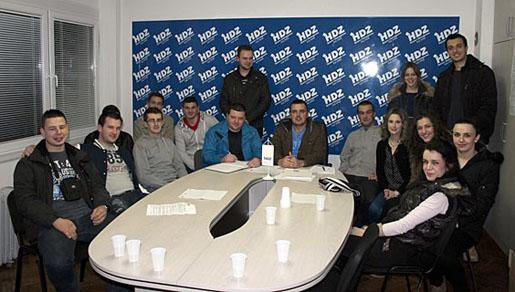 Mladež HDZ BIH Vitez: „Naša budućnost nije Beirut, nego Bruxelles“ Mladež HDZ BIH Vitez: „Naša budućnost nije Beirut, nego Bruxelles“