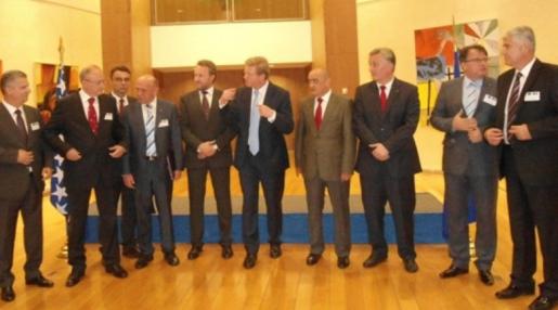 EU i SAD mogu blokirati svu imovinu bh. političara