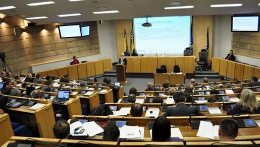 Hrvatske županije u FBiH tražit će ukidanje naknada za dužnosnike Hrvatske županije u FBiH tražit će ukidanje naknada za dužnosnike