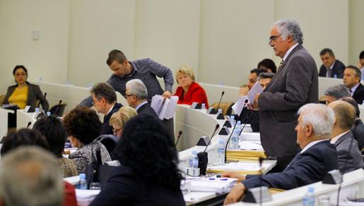 Parlament odlučuje tko će zauzeti hrvatsku poziciju Parlament odlučuje tko će zauzeti hrvatsku poziciju