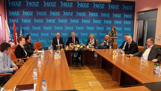 Predsjedništvo HNS-a BiH osudilo pokušaje centraliziranja ovlasti na razini Federacije BiH Predsjedništvo HNS-a BiH osudilo pokušaje centraliziranja ovlasti na razini Federacije BiH
