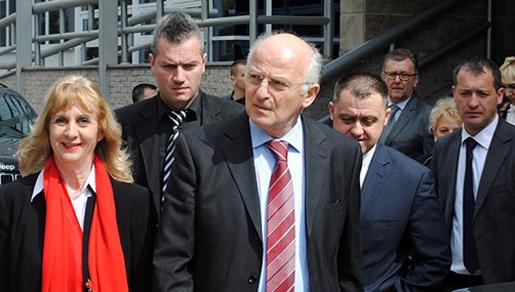 Leko: BiH će morati sama riješiti svoje probleme, ne treba čekati pomoć izvana Leko: BiH će morati sama riješiti svoje probleme, ne treba čekati pomoć izvana