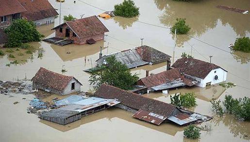 Poplavljena sela bez stanovnika, evakuacija i dalje traje
