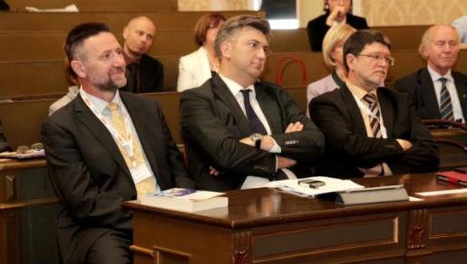 Hrvatska PU: BiH treba preustrojiti kako bi bili zadovoljni svi konstitutivni narodi i manjine Hrvatska PU: BiH treba preustrojiti kako bi bili zadovoljni svi konstitutivni narodi i manjine