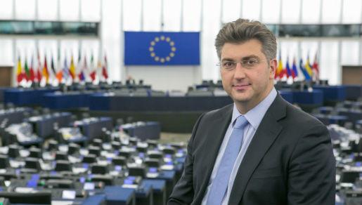 Hrvatski zastupnik u eurskom parlamentu Andrej Plenković Hrvatski zastupnik u eurskom parlamentu Andrej Plenković