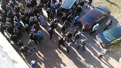 Torcida se sukobila s policijom, bačen suzavac, ima ozlijeđenih... Torcida se sukobila s policijom, bačen suzavac, ima ozlijeđenih...