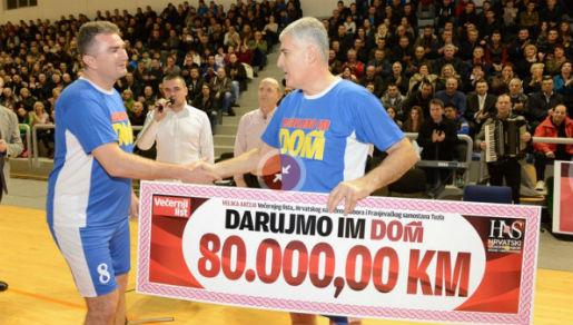 Uručen ček od 80.000 maraka za obnove triju kuća obitelji Divković i Pavić