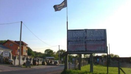 Islamističke zastave osvanule kod Tuzle Islamističke zastave osvanule kod Tuzle
